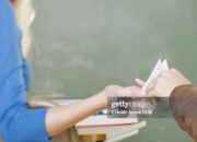 Dream Meaning of Receiving A Note