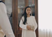 Dream Meaning of Receiving Book From A Woman